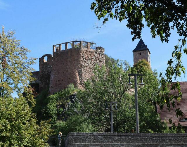 Burg Giebichenstein, wurde um 960 AD das erstmal in Annalen erwähnt, wurde im Dreißigjährigen Krieg geschliffen