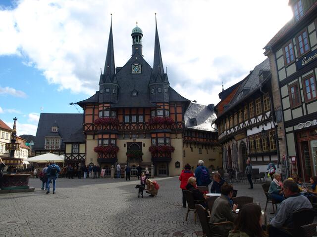 Marktplatz mit Rathaus