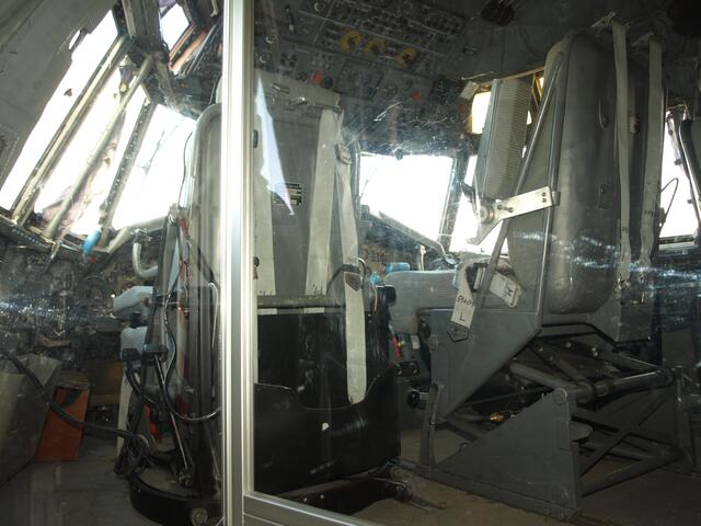 Cockpit der Transall