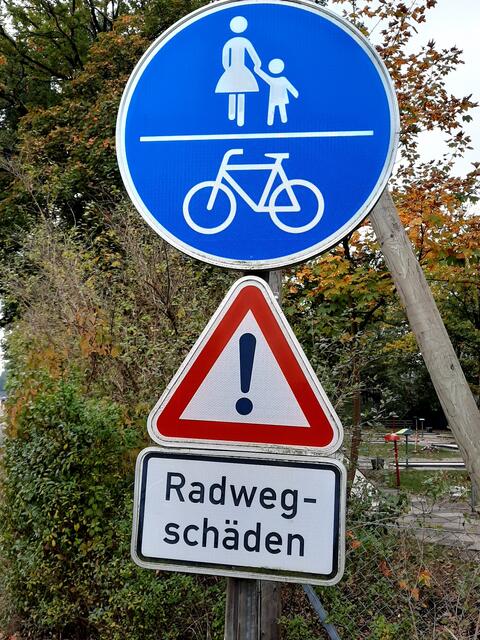 Das ist die Ursache für die Reparatur des Radweges: Er war in die Jahre gekommen ....