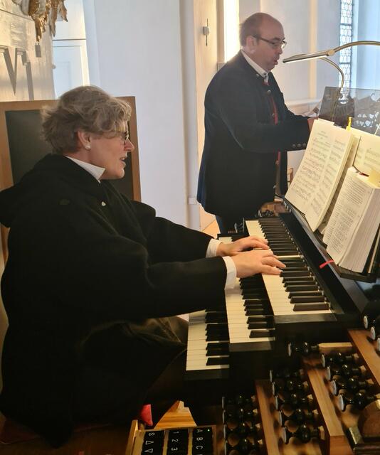 Solisten Kristina Kuzminskaite (Orgel undSopran) Christof Paulus (Bass)