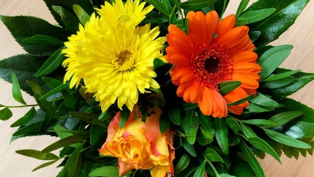 31. Oktober 2020. 
Guten Morgen 🌞😃 

Wir wünschen allen einen schönen Feiertag. 
Bleibt schön gesund!
🥰🥰👌👌👋👋
Unsere Tischdekoration. 🍀🍀👌👌