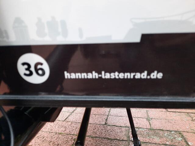 Acht Bilder. Kostenfrei online buchen und in Wiesenau abholen: Hannah-Lastenrad "36"!