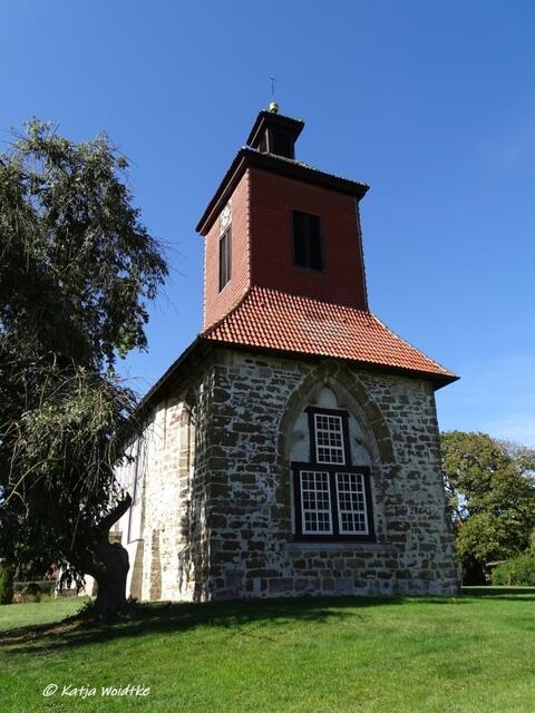 Johannes-Servatius-Kirche in Pöhlde im südlichen Harzvorland (Foto: Katja Woidtke)