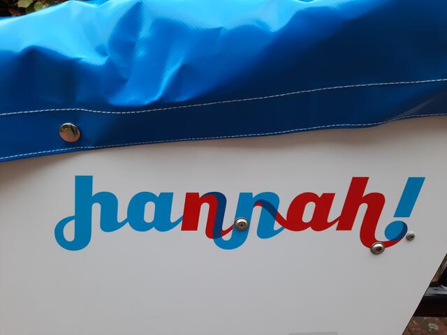 Fahrrad-Lasten-Kasten mit abknöpfbarer Plane