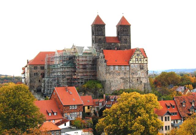 Die Stiftskirche auf dem Burgberg. Sie hat eine lange und interessante Geschichte.
