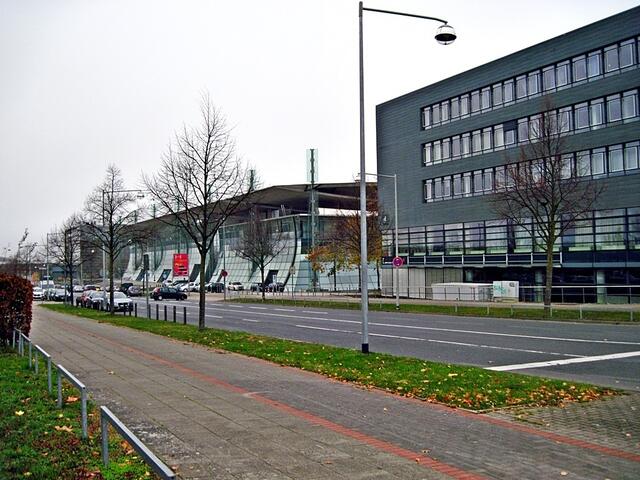 Der ehemalige Deutsche Pavillon mit den gebogenen Scheiben