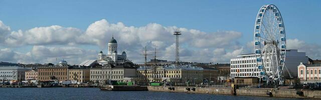 HELSINKI Panorama > https://pixabay.com/de/photos/panorama-von-helsinki-helsinki-1890633/ | Foto: wie vor