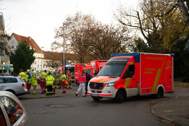 Aufstellung der Rettungswagen in der Suthwiesenstr.