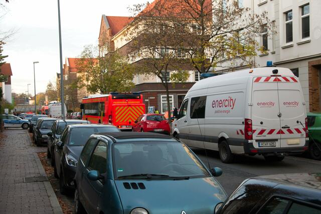 Weitere Einsatzfahrzeuge auch von zwei  "Enercity"