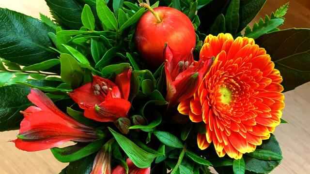 14. November 2020. Tischdekoration. Bleibt gesund!