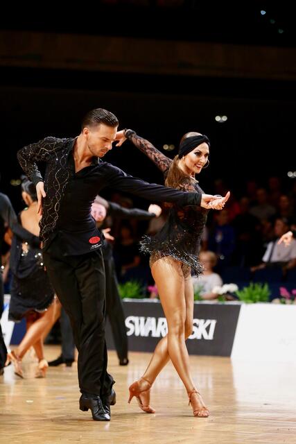 Sandra Schüssler - Kinder- und Jugendtrainerin im dancepoint - mit ihrem Partner Benedikt Seigner