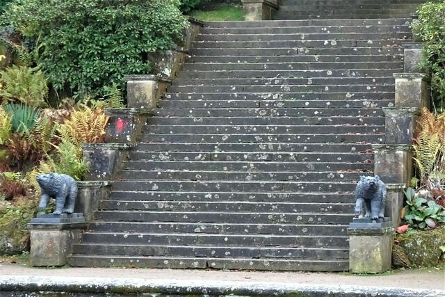 die Bären am Treppenaufgang im Schlosspark erinnern an Albrecht den Bären