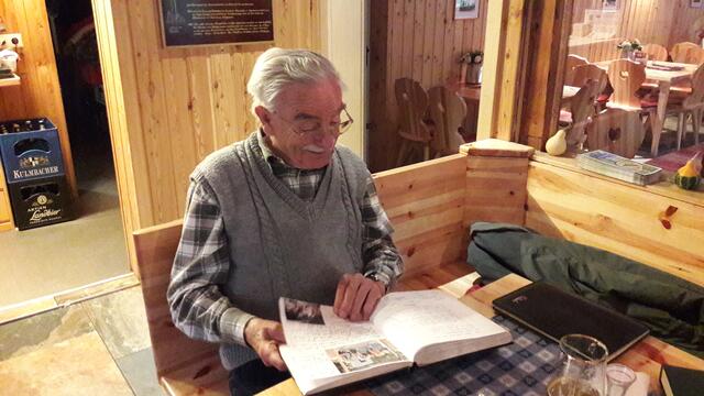 Hans Groth Wennigsen - Bredenbeck  von ihm stammen div. Beschriftungen im Deister auch Hinweis Gauß  Deister I | Foto: Winfried Gehrke