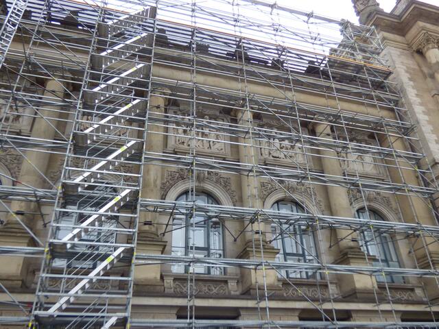 Fassade am Landesmuseum im November 2020