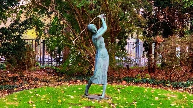 13. November 2020. I. Stadtpark in Hannover am Congress Centrum. Bleibt gesund!