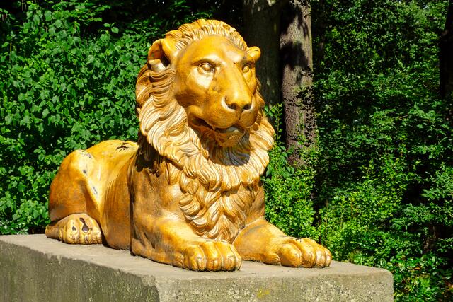 der gusseiserne Goldene Löwe im Schlosspark  von Schadow  um 1825(Archivbild)