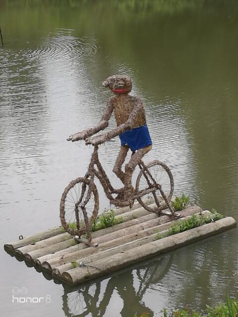 ...haben wir erst auf der Rückfahrt entdeckt. Großheringen hat schon was. Leider entdeckt man nicht alles auf den "ersten Blick".