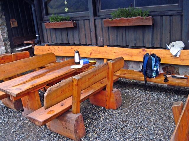 Rustikale Pause. Leider aus aktuellem Anlaß ohne Bewirtung.