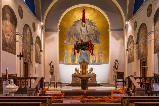 Stadtpfarrkirche Friedberg im Advent 2020