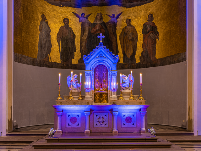 Stadtpfarrkirche Friedberg im Advent 2020