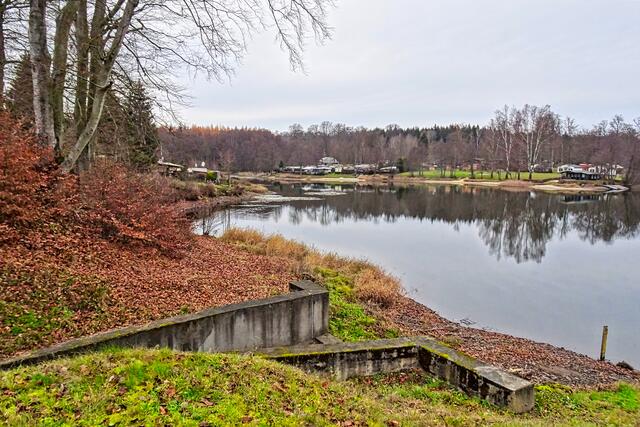 Bremer Teich, bis zum Überlauf fehlt viel Wasser