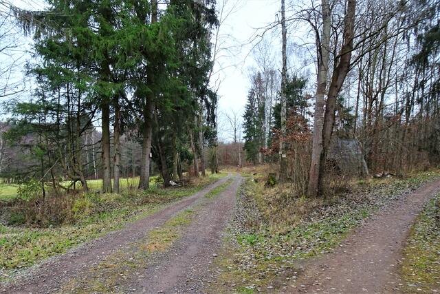 links das Krebsbachtal , rechts der Tränkeweg