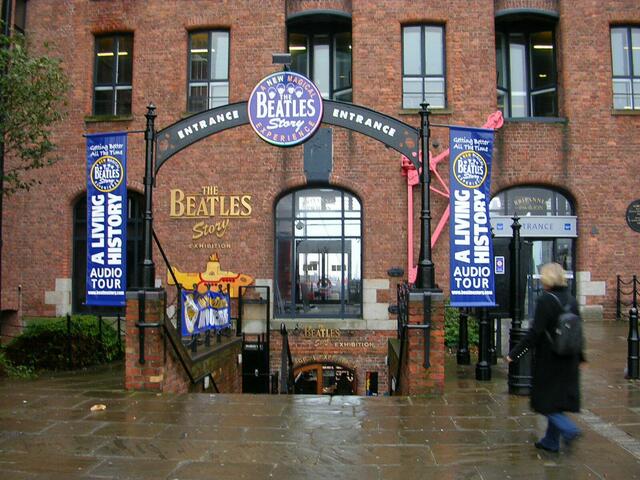 Beatles-Museum Liverpool am Albert-Dock.