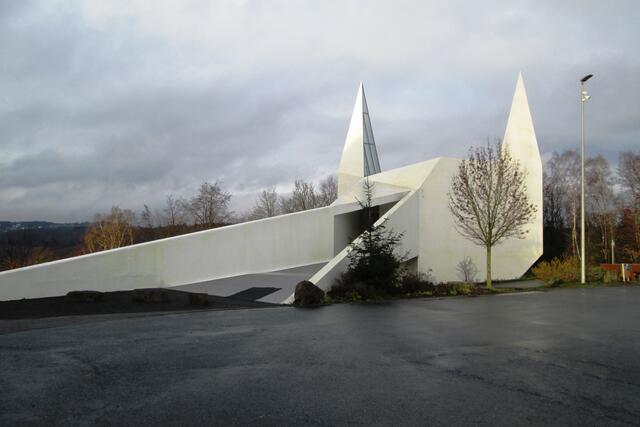 Die Autobahnkirche Siegerland am Elkersberg beim Autohof Wilnsdorf.