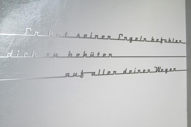Er hat seinen Engeln befohlen, dich zu behüten auf allen deinen Wegen.