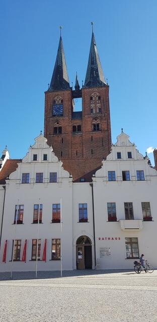 Rathaus in der Hansestadt Stendal und St.Marien-Kirche