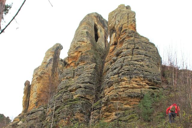 Aufgang zu den Klusfelsen