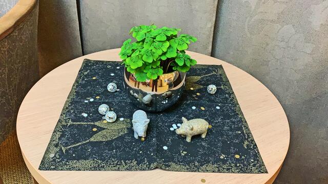 31. Dezember 2020. Tischdekoration Silvester 2020. Bleibt gesund!