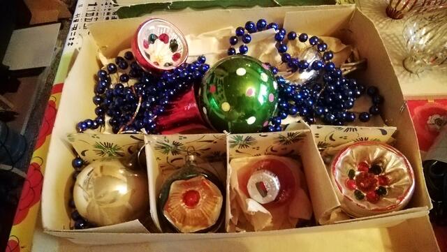 Mein schöner Weihnachtsschmuck aus DDR-ZEITEN ist mir heilig ! OK, Weihnachten ist vorbei, hoffe wir auf bessere Zeiten ohne Corona 2021 !