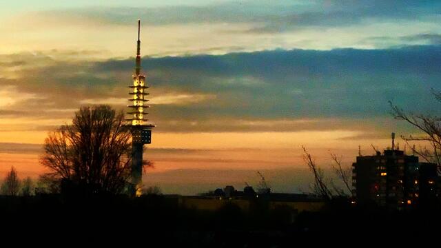 10. Januar 2021. Blick in den Abendhimmel über Hannover. Bleibt gesund!