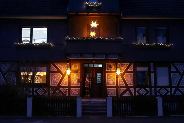 Weinhachtsdeko an der Hauptstraße