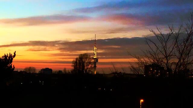10. Januar 2021. Blick in den Abendhimmel über Hannover. Bleibt gesund!