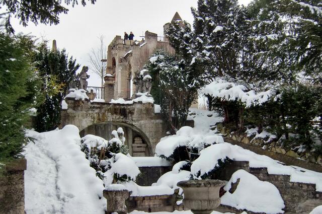 Wasserachse der Roseburg im Winter