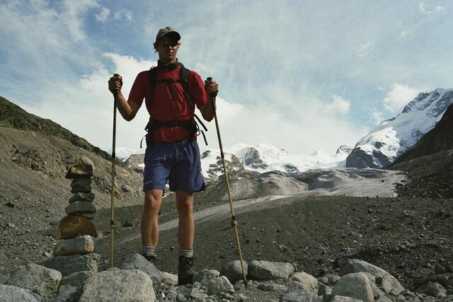 Am Piz Bernina, dem höchsten Berg der Ostalpen, weisen die Steinmännchen den Weg durch eine wilde Landschaft.