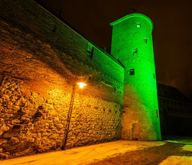 Alpenvereinsheim mit Stadtmauer | Foto: Harald Erdinger