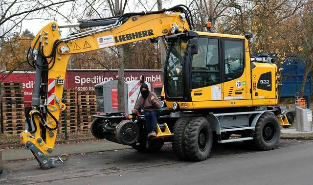 Danny hat einen Zweiwegebagger erfolgreich besetzt - dieser Bagger ist garantiert nicht mehr in den Danni gekommen.
