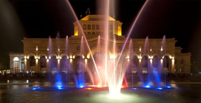 Sound & Light am Platz der Republik in Eriwan