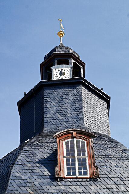 achteckiger Kuppelturm der Barock - Kirche