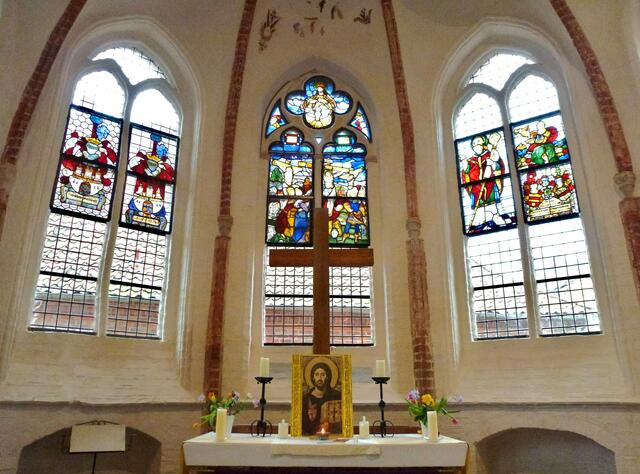 St. Nicolai - Lucernariumsfeier mit José Ramón Morán am 06.04.2014 https://www.myheimat.de/hamburg/kultur/lucernarium-gesungene-lichtgebete-mit-jos-ramn-morn-d2599839.html