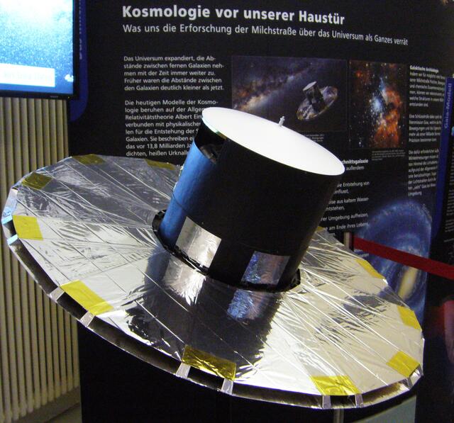 Heute kann das Universum mit Hilfe von Satelliten, wie dem abgebildeten Weltraum-Teleskop Gaia, schon ziemlich gut vermessen werden. Doch jede Menge Geheimnisse warten noch auf ihre Entdeckung.