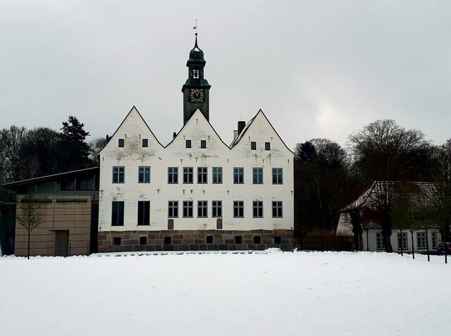Kloster Nütschau Ostern 2018 - Siehe auch: Erinnerungen an Ostern 2019 im Kloster Nütschau https://www.myheimat.de/travenbrueck/kultur/erinnerungen-an-ostern-2019-im-kloster-nuetschau-d3153512.html