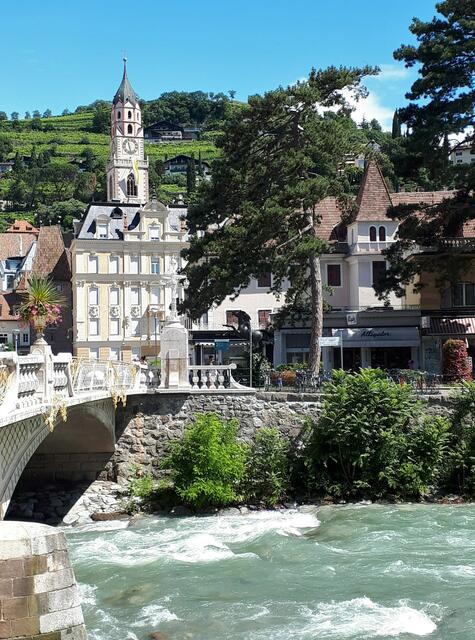 Meran an der Passer 06/2020 - Südtirol erleben: https://www.myheimat.de/hamburg/kultur/suedtirol-erleben-meran-d3065195.html