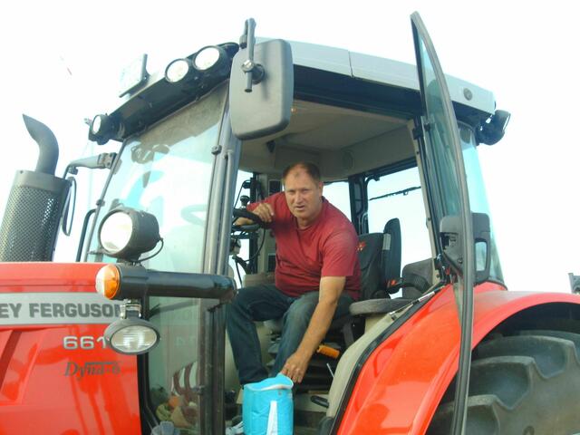 GEKÜHLTES MINERALWASSER BELEBT KÖRPER UND GEIST.