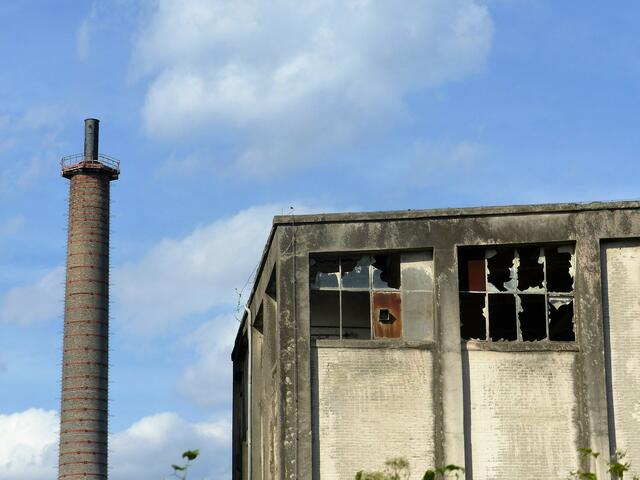 Die Geschichte des Werkes geht allerdings viel weiter zurück. Alles begann mit der Firma „C.O. Wegener“ , die ca. 1900 an diesem Standort ein Zementwerk errichtete.