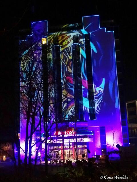 Lichtkunst am Fora-Hotel in Hannover - herzlichen Dank an BeNeR1 (Foto: Katja Woidtke) | Foto: Katja Woidtke